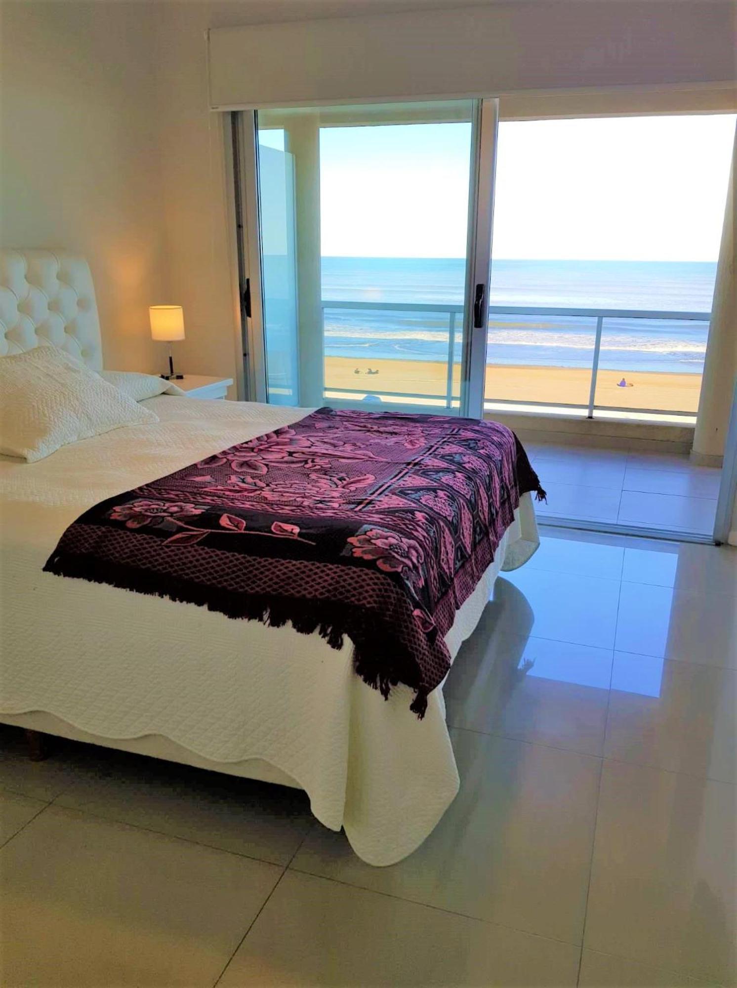 Hotel Tejas Rojas Villa Gesell Exterior photo